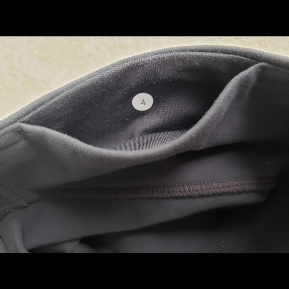*RARE* Lululemon Grey Leggings with Mesh detail - Picture 10 of 11
